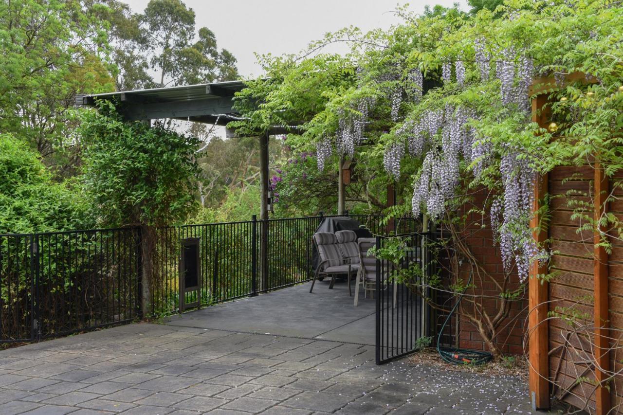 Yarra Ranges Country * Mount Evelyn